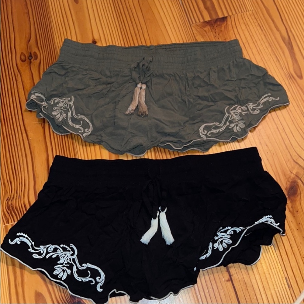 Vera Wang Embroidered Tassel Trim Shorts Set